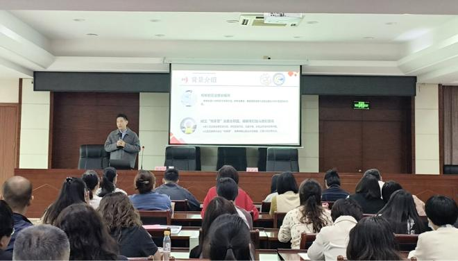 分享鬆柏社區“柏家薈”業委會聯盟實踐經驗。嘉蓮街道供圖