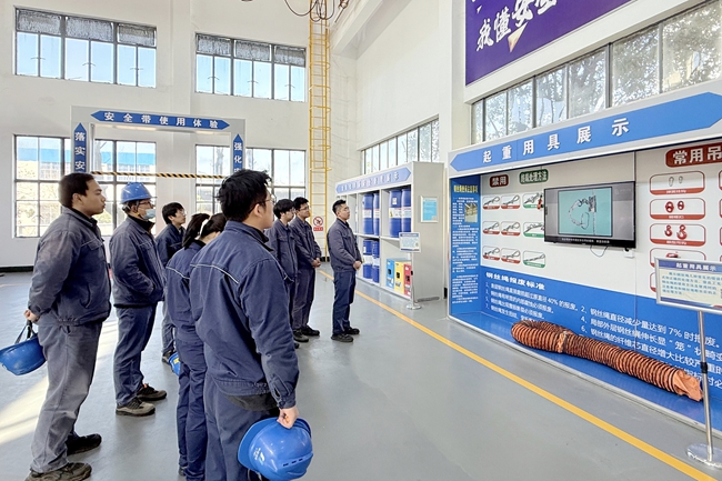 依托安全实训中心开展全员安全培训。项将摄