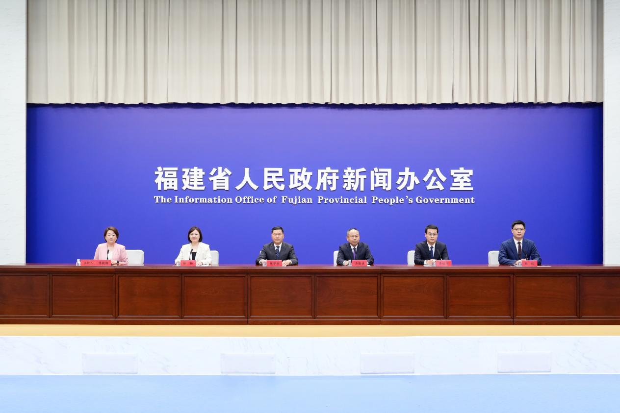 新闻发布会现场。实习生 李雨泽摄