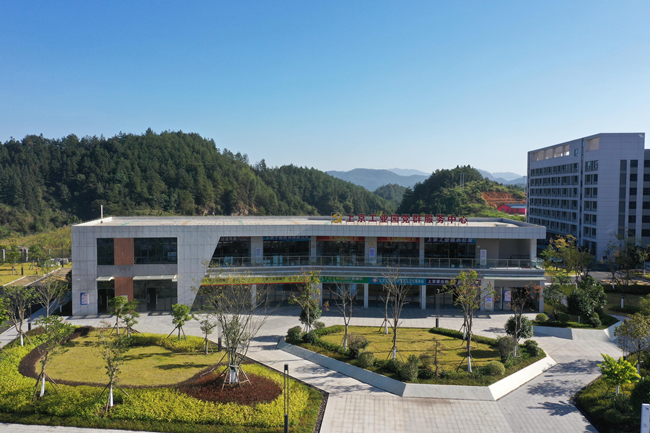 上京工业园党群服务中心为园区企业提供优质服务