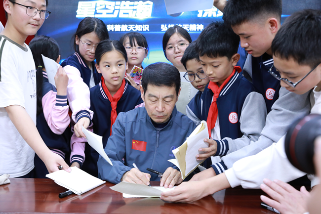 赵传东给学生留言寄语