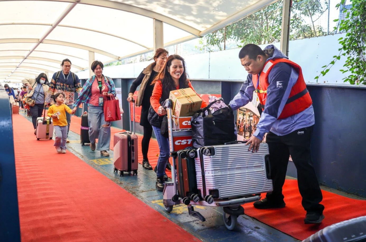 客流不息串起两岸深情。连江县融媒体中心供图