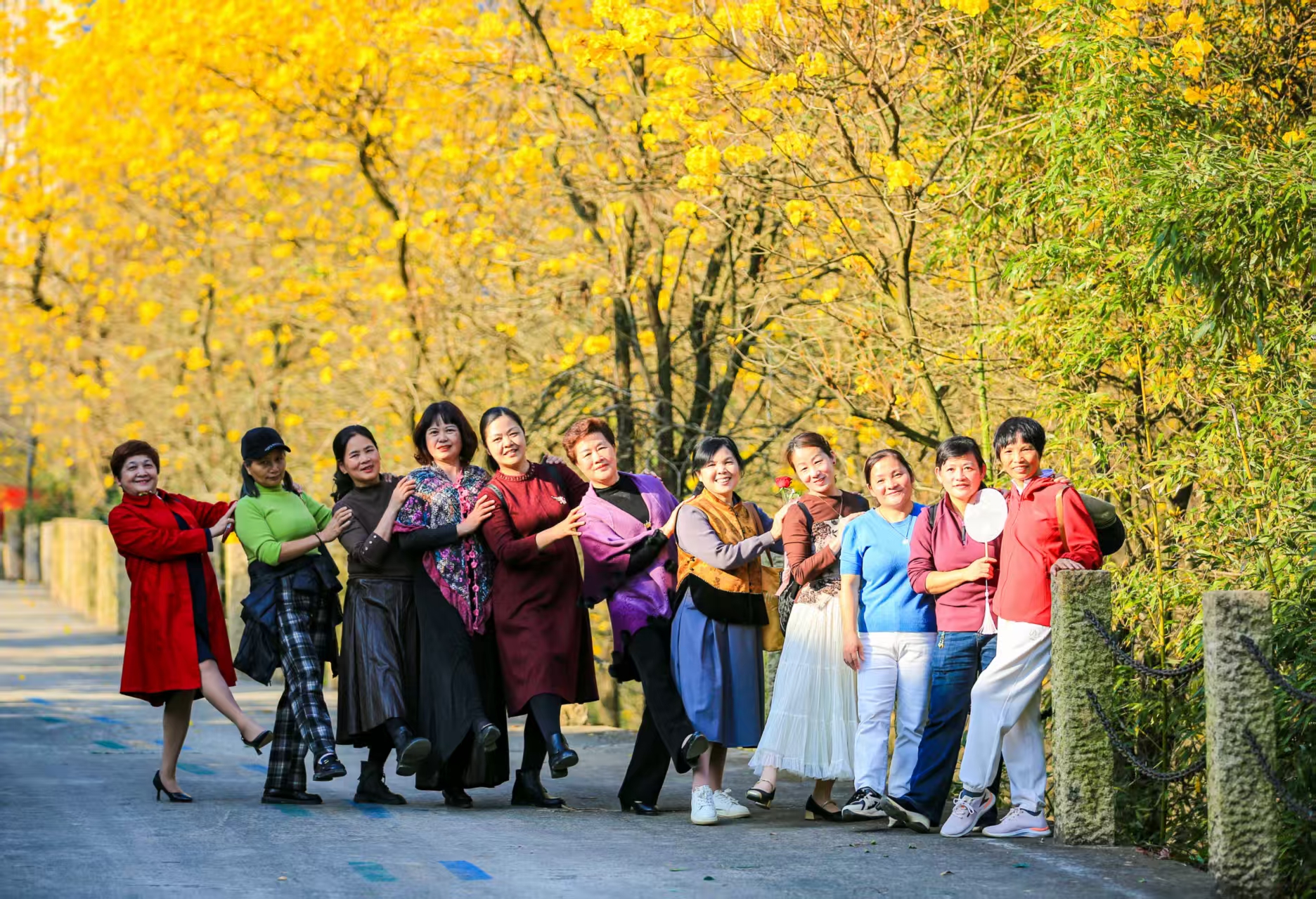 组织老年大学开展研学活动
