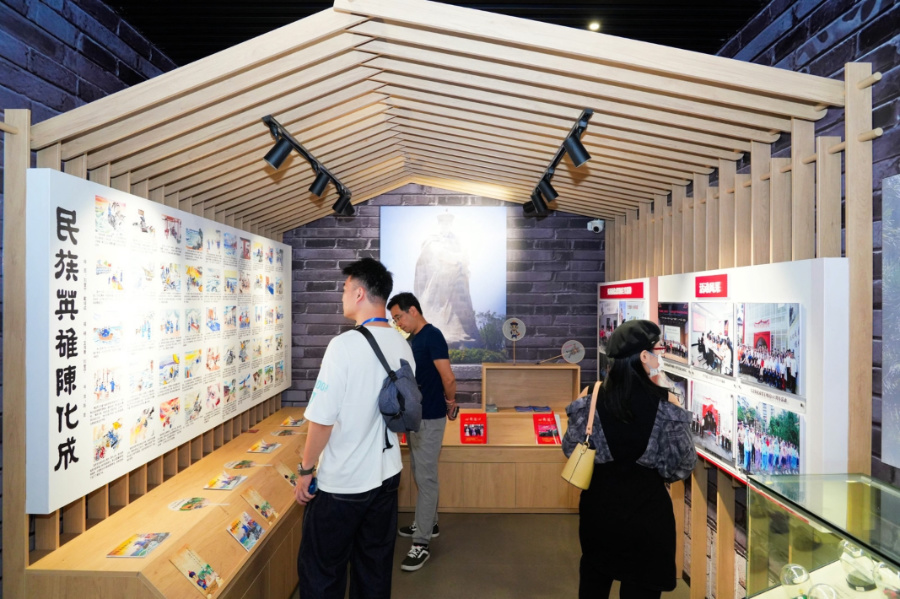 参观陈化成史迹展览馆。主办方供图
