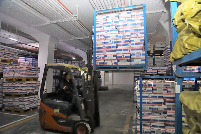 海韵冷链冷库内繁忙运转