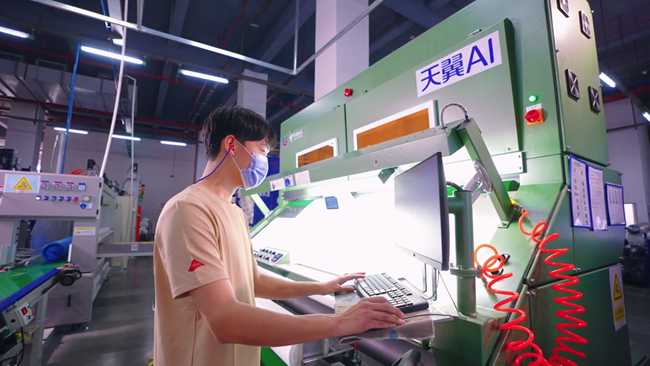 5G+AI視覺驗布機