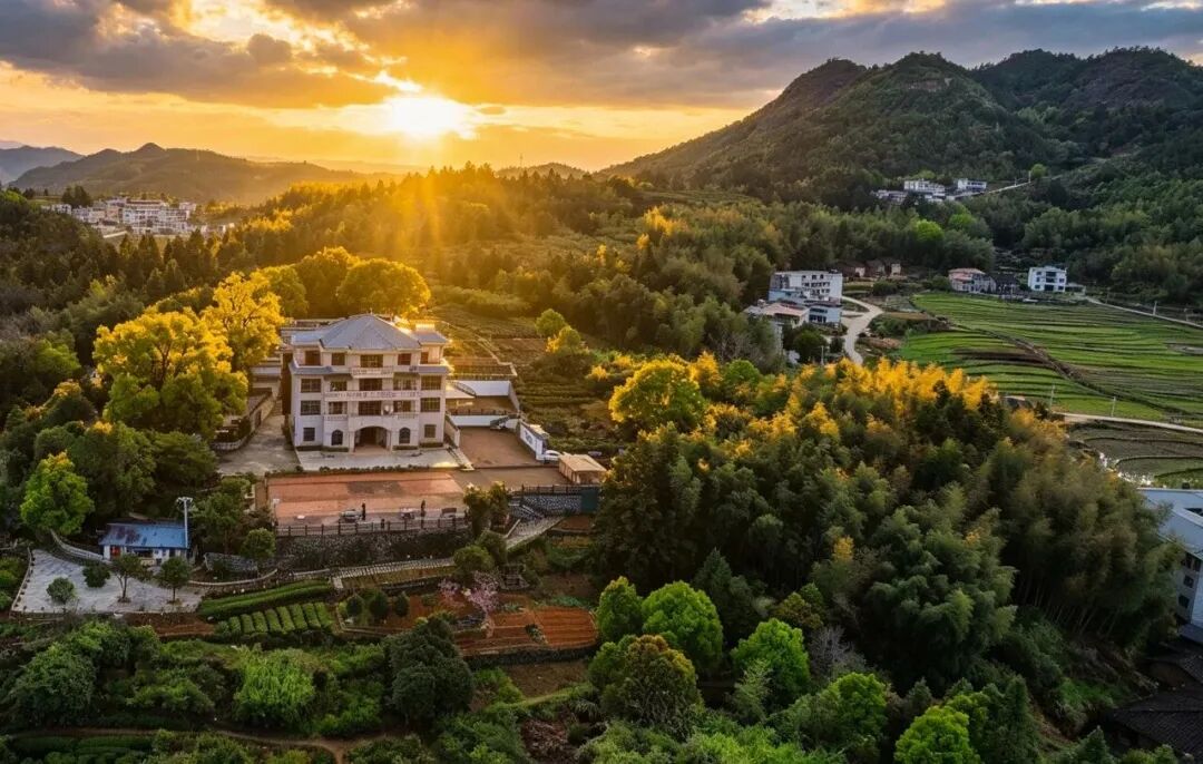 已初具规模的永同惠康养山庄。陈尔航摄