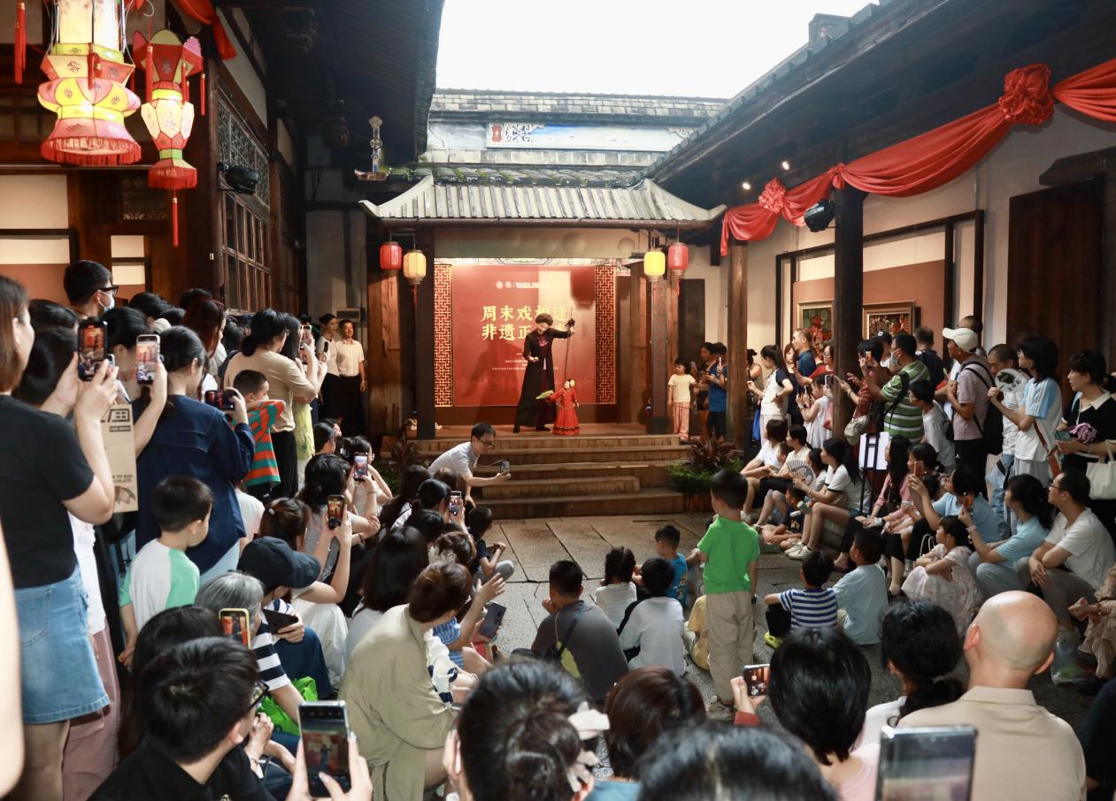 “周末戏相逢 非遗正青春”古厝迎春展演。福建省文化和旅游厅供图