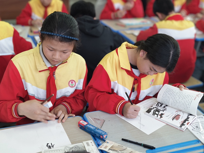 动手制作书签、手抄报