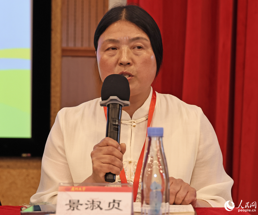 在“诗以何为桥——语言与边界”环节，景淑贞分享诗歌能够跨越边界。人民网记者 李昌乾摄