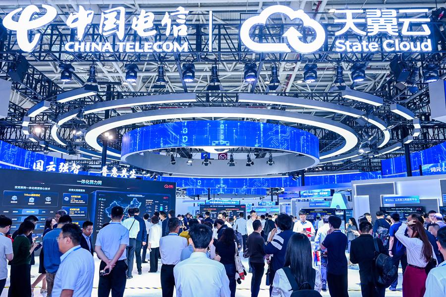 智能生態成果展客商雲集。主辦方供圖