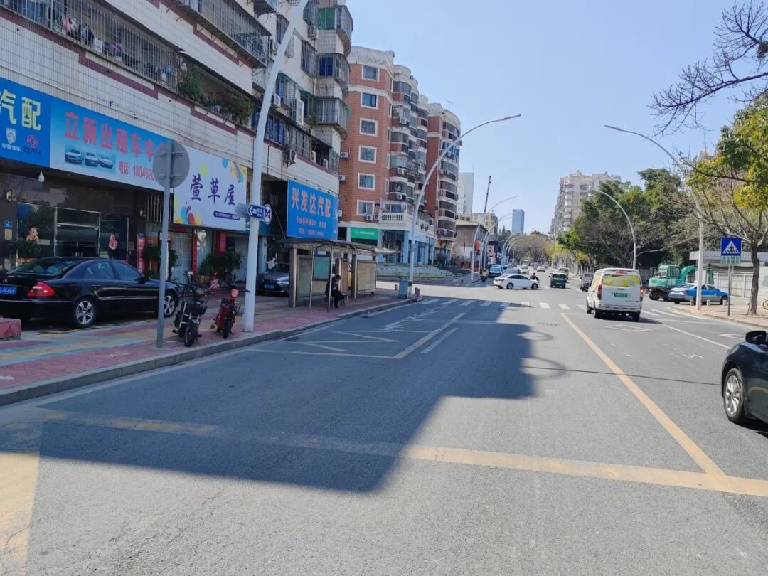 “龙山东路口”站南侧站点施工前