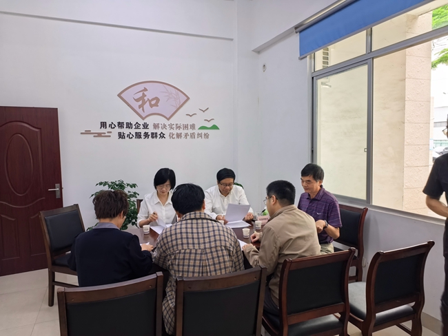 省政協常委葉道明律師和長泰區政協委員林雅玲共同參與建設工程施工合同糾紛等案件調解。