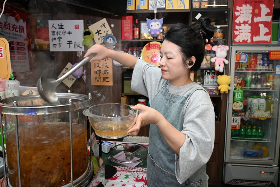 餐館店主唐巧麗為困難者免費供餐