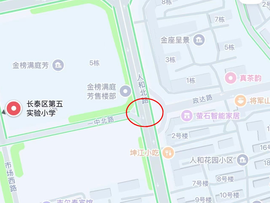 王女士反映的路口在图中红框位置。地图截图