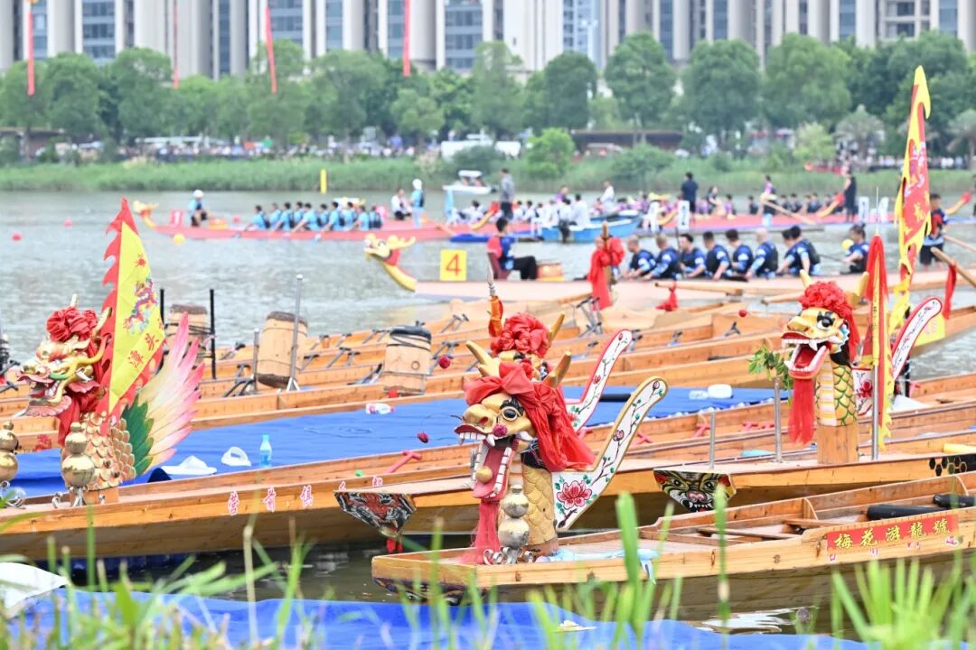一场水上盛会正在上演