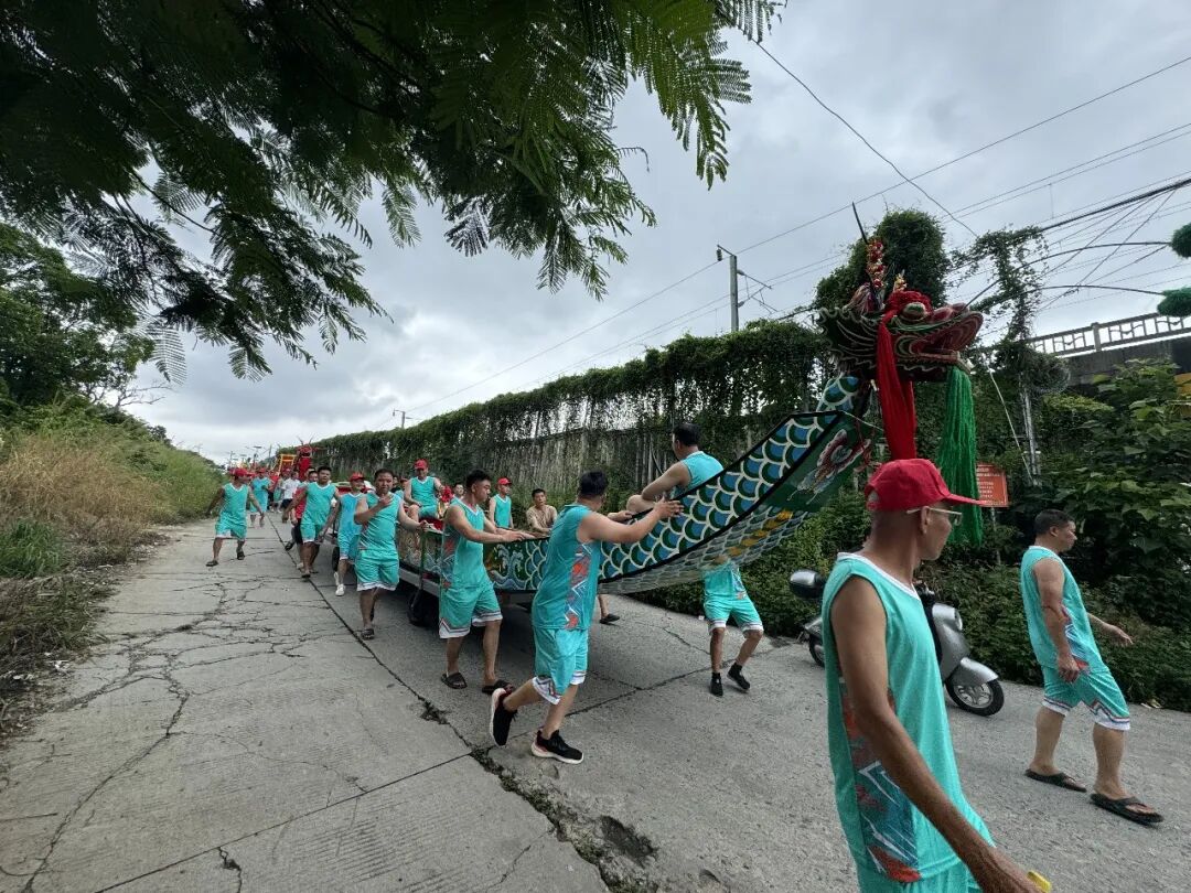 每逢端午，赛龙舟都是枫亭最为隆重的民俗活动