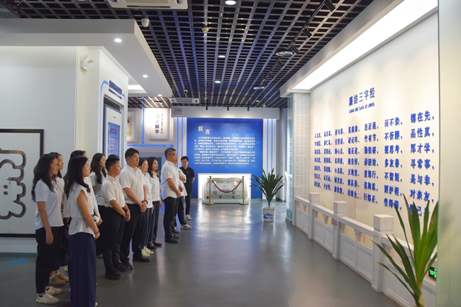 参观南昌市廉文化馆