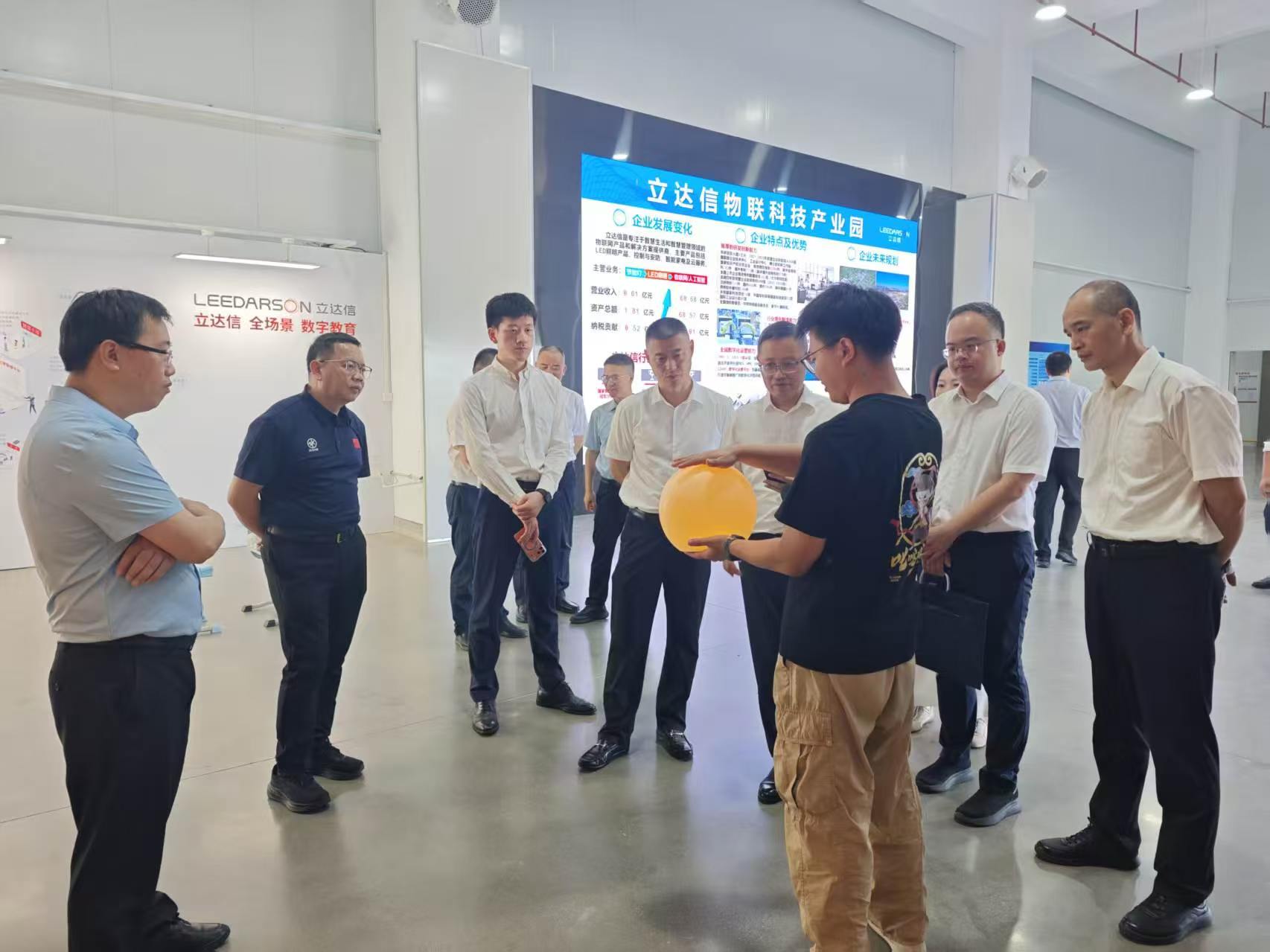 法商融合服务交流团进行实地调研