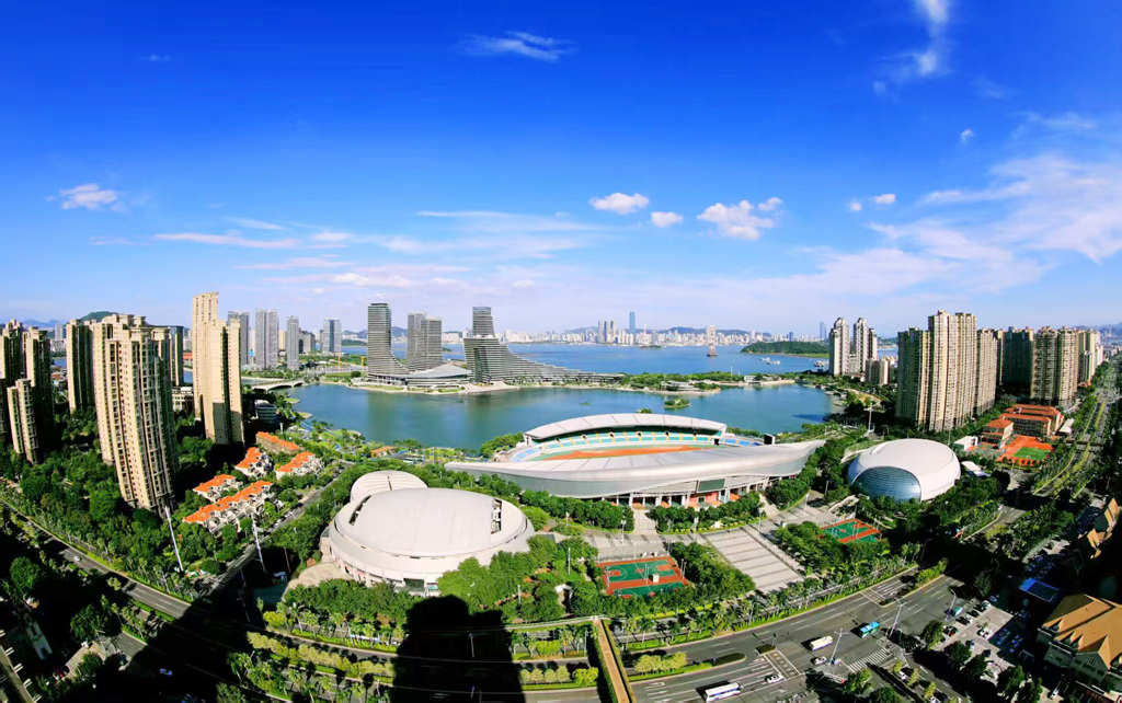 俯睱海沧区风景，现代元素与传统风格互相交融。林广明摄