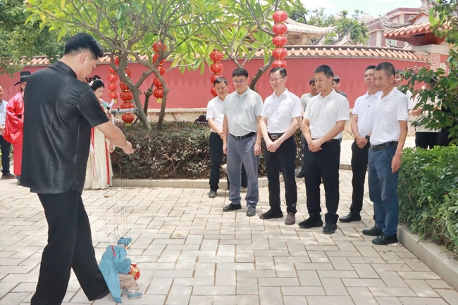现场参观。张九强摄