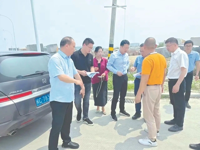 党员专班一线办公