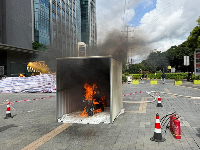 电动车着火演练现场
