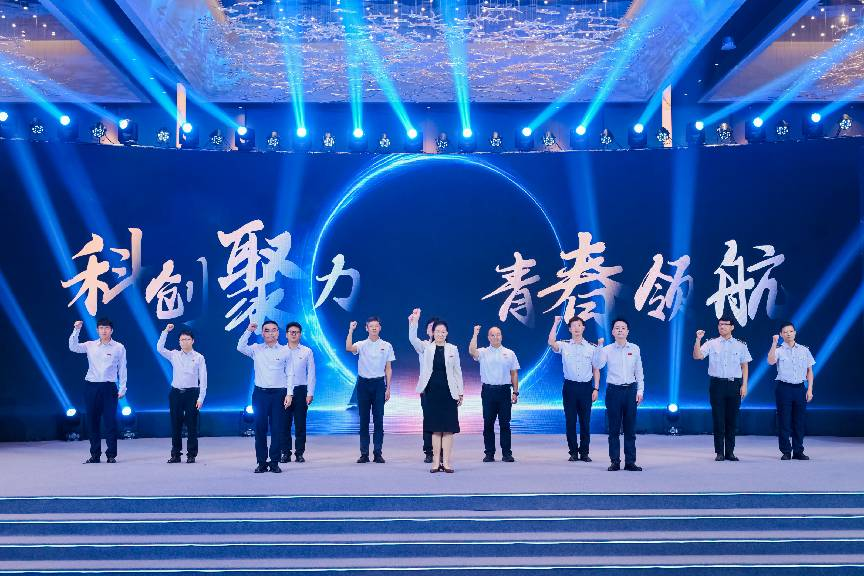 以AI数智“出题官”提问、在厦青年科学家团队答题的形式，展现发布一批厦门青年科学家创新创造成果。主办方供图