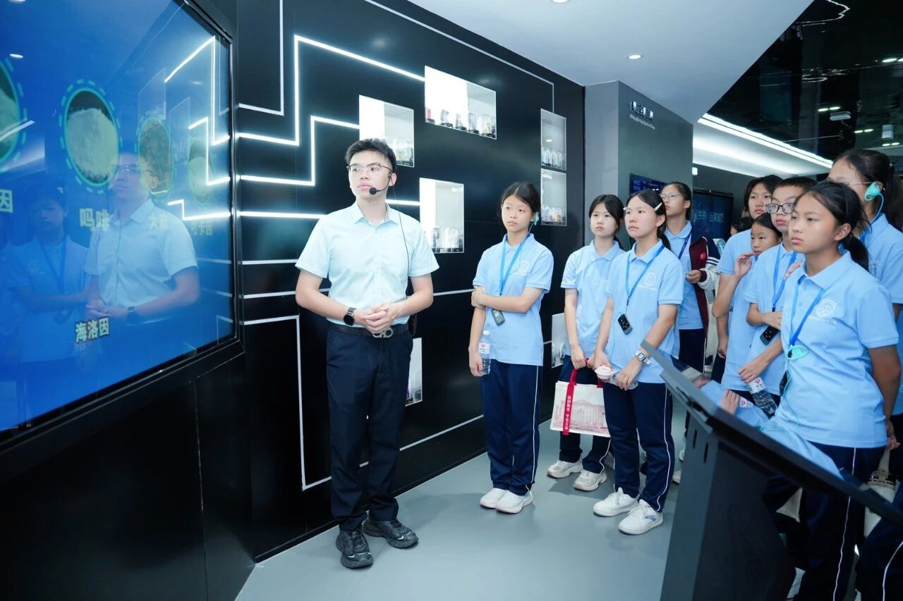 营员们参观厦门市思明区禁毒教育基地