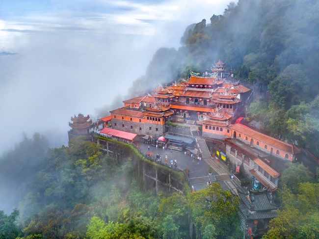 清水岩全景。冯木波摄
