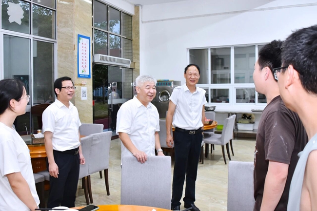 现场调研