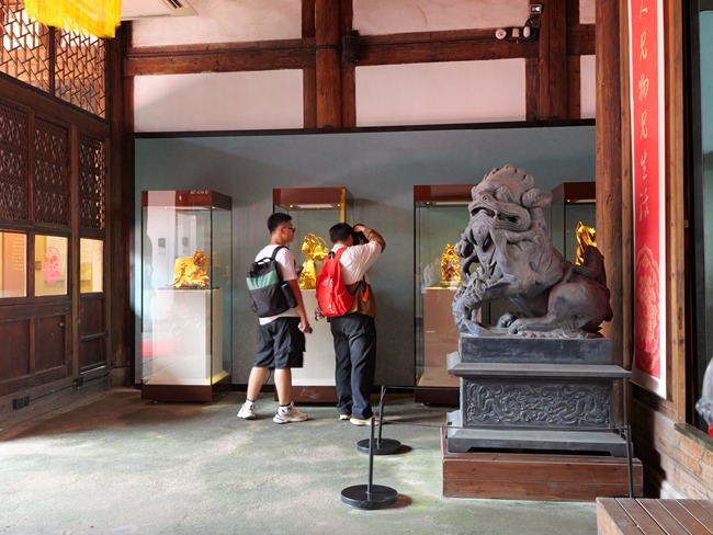 开展期间,吸引众多市民前来打卡拍照