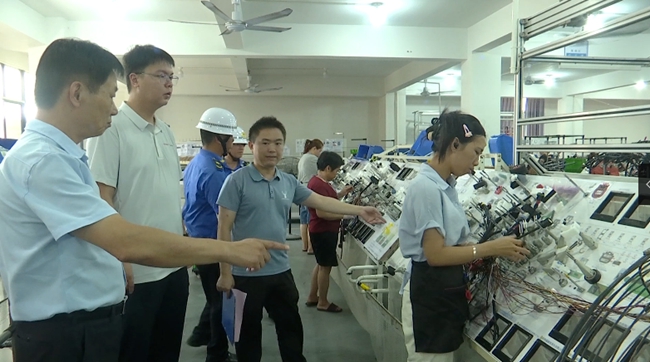 专项行动开展以来，越来越多生产经营单位主动完善日常管理，消除消防隐患