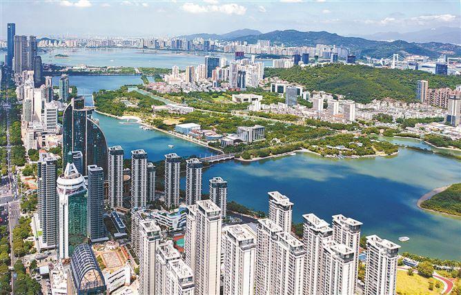 市人大常委会牢固树立和践行正确政绩观，推动民生实事由“事后监督”向“全程闭环”深化，以高质量监督守护民生温度。图为筼筜湖风光。（本报记者 林铭鸿 摄）