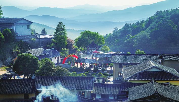 桂峰古村。纪任潮摄