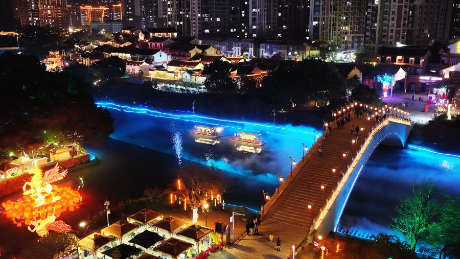闽南水乡夜景美如画。