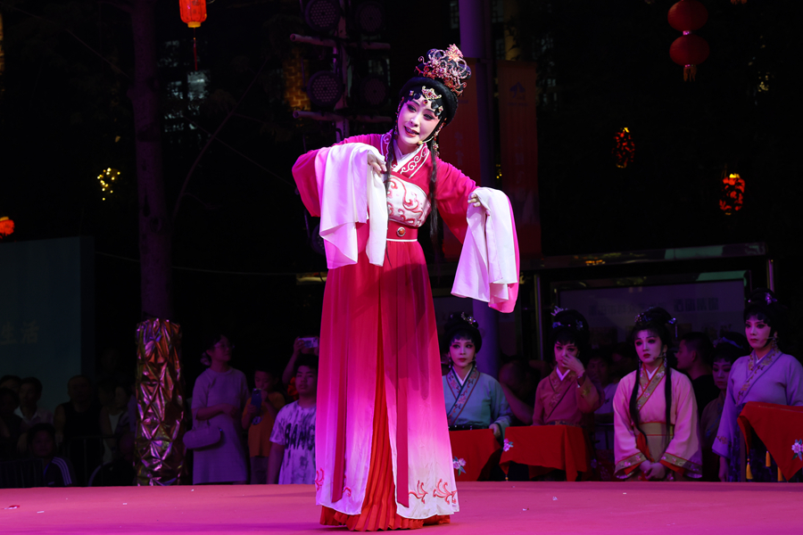 中国戏剧梅花奖得主黄艳艳领衔主演湄洲女子林默。莆田宣传部供图