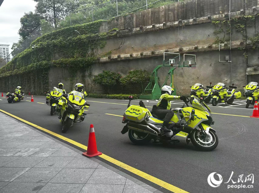 训练现场。人民网记者 张萌摄