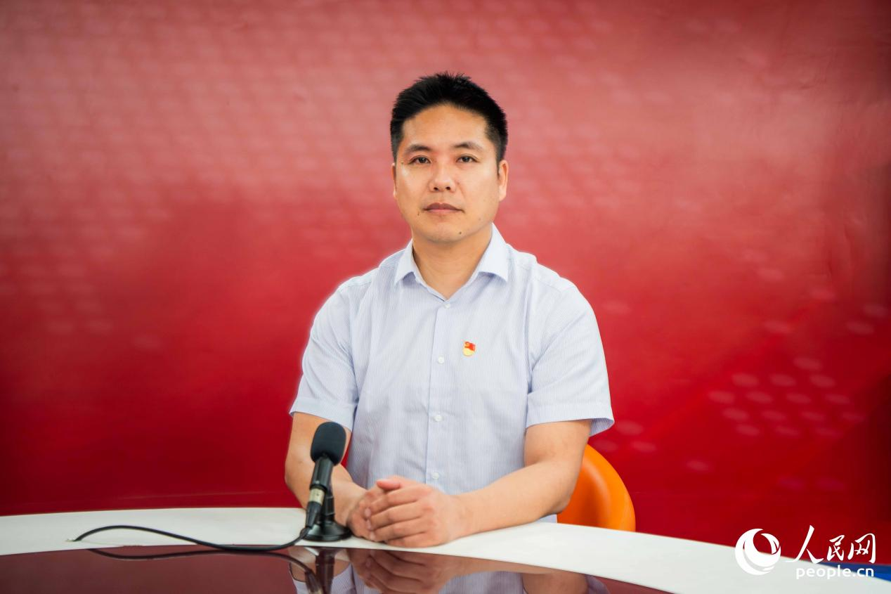 傅芳萌做客人民网福建演播室。人民网 林铭贤摄