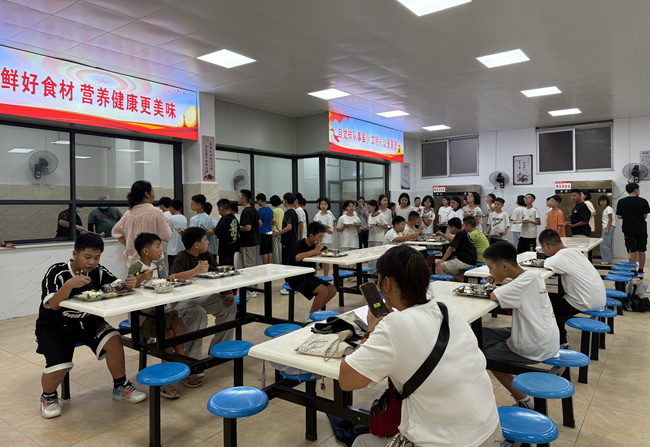 顺昌一中食堂。朱城铖摄