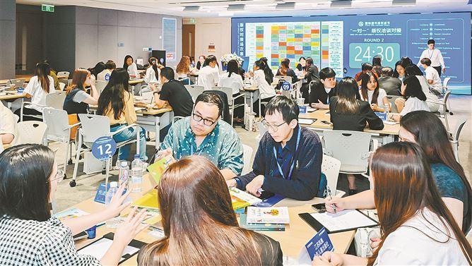 由中国出版协会指导、厦门外图集团有限公司主办的“国际图书版权超市”2026中泰出版对接洽谈会在厦门举行，成为厦门文化服务出海的生动实践。（厦门外图集团 供图）
