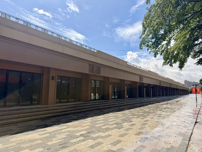 江滨南岸沿街店面