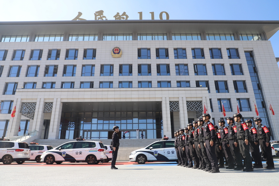 “漳州110”岗前交接仪式。漳州市公安局供图