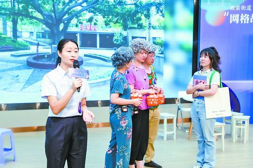 兴隆社区表演节目《大妈逆袭记》。