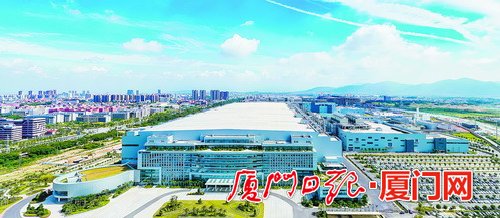 位于翔安的天马第6代柔性AMOLED生产线项目是国内最大、最先进的AMOLED单体工厂。