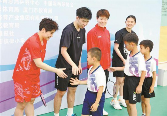 通过“冠军进校园”等活动形式，厦门积极培育青少年体育精神。厦门市体育局供图