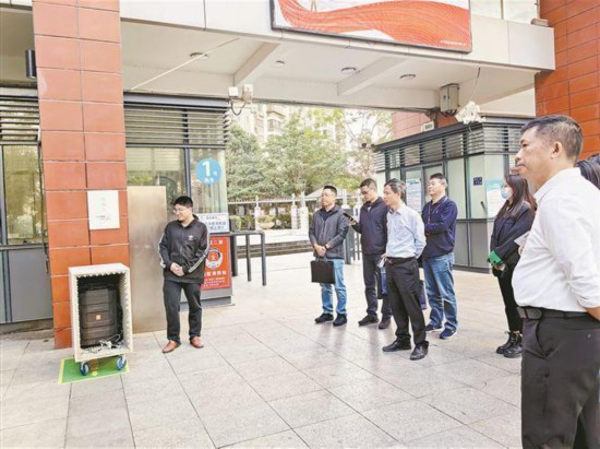广场舞“降噪神器”可以实现三面有效降噪，让声音单向传播。祖坤科技有限公司供图