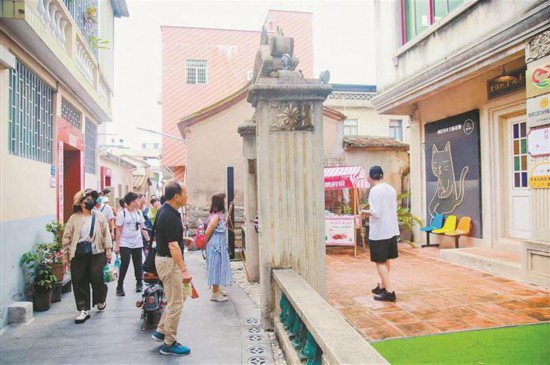 后溪城內社積極挖掘歷史人文，引入台青力量開發文旅品牌，活化利用古厝。圖為城內“黑貓”兩岸青年文創基地。集美區台辦供圖