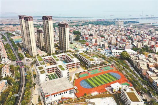 翔安区金海街道欧厝新村“四统房”通过整合零散宅基地，实现土地集约利用。厦门农商银行对此投放贷款超1100万元，助力居民实现安居梦。（资料图）