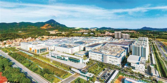 厦门建行与中创新航达成战略合作，为项目顺利推进提供了坚实的金融支持。图为中创新航在厦项目。记者 王火炎摄